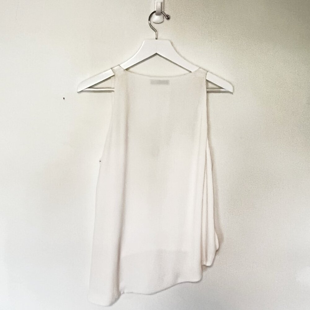 Elizabeth and James Cream White V-Neck Sleeveless Top Hot Girl Elevated FLAW - Picture 8 of 14